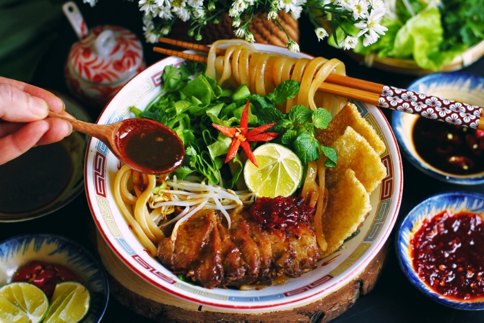 Choses à faire à Hoi An : goûter le Cao Lầu