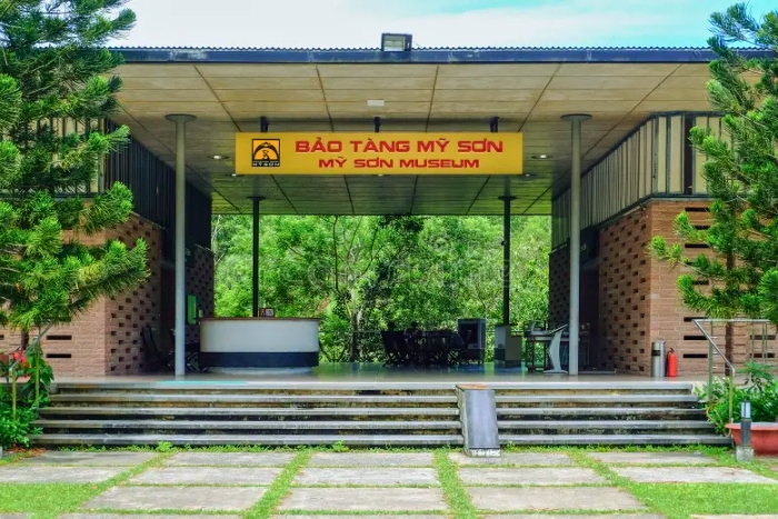 Visiter le sanctuaire de My Son commence par son musée