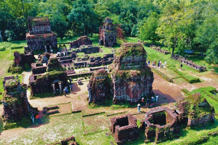 La beauté intemporelle des ruines des temples Cham