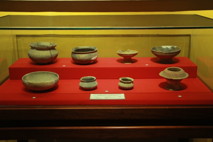Une série de traces passées de 2 000 ans de culture urbaine ancienne sont exposées