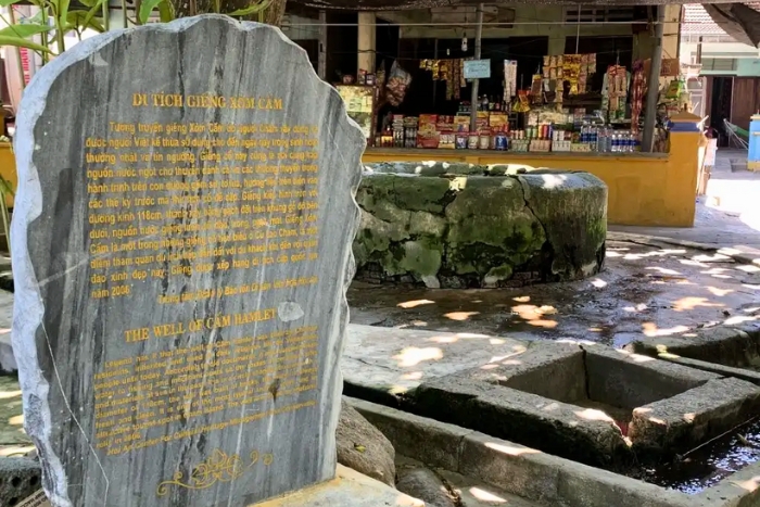 Le puits Cham ancien, étape clé d’une journée à Cu Lao Cham