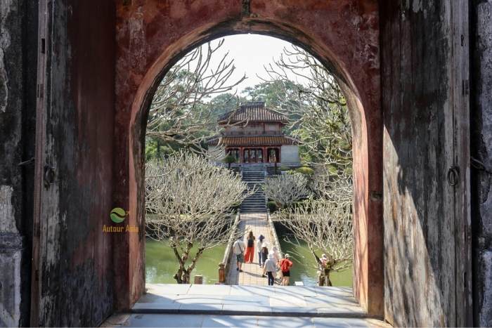 Tombeau de Minh Mang, site historique du circuit Hué Dong Hoi 4 jours