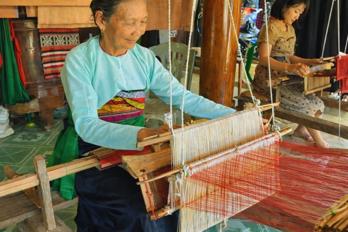 S&rsquo;initier au tissage artisanal &agrave; Pu Luong lors d&rsquo;un voyage Vietnam 2 semaines