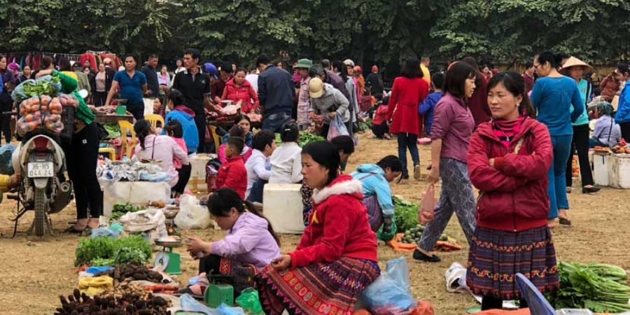 Marché Hebdomadaire à Mai Chau