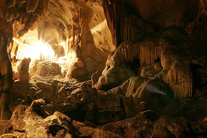 Grotte de Mo Luong