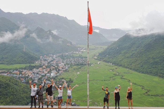 La tour du drapeau de Mai Chau