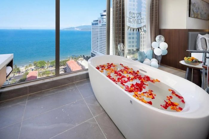 Profitez d'une vue sur la mer depuis les chambres &eacute;l&eacute;gantes de l'Annova Nha Trang Hotel
