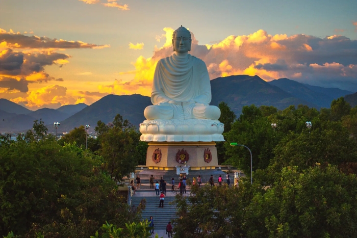 Que faire à Nha Trang en 2 jours ? Explorez la Pagode Long Son