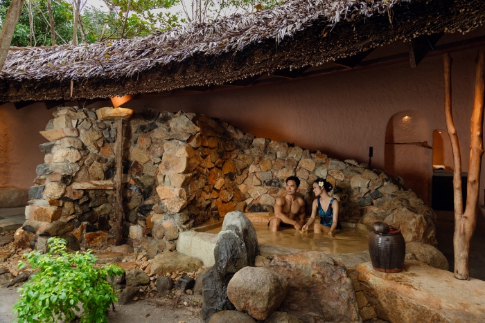 Essayez le bain‎ de boue‎ minérale à Nha Trang en 2 jours