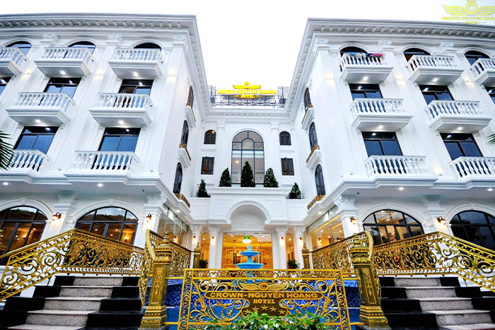 Hôtel Crown Nguyen Hoang