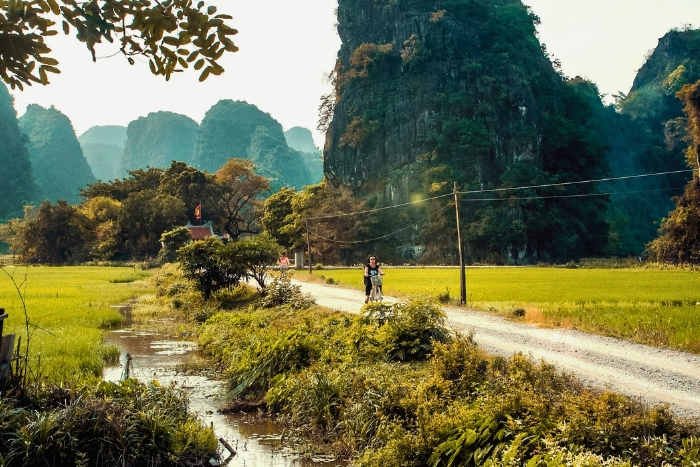 Balade &agrave; v&eacute;lo dans la campagne de Tam Coc