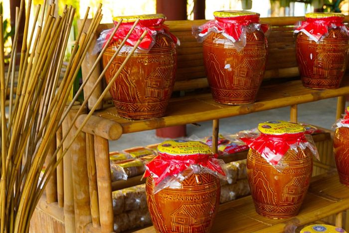 Alcool de riz de Nho Quan - L’un des meilleurs souvenirs de Ninh Binh