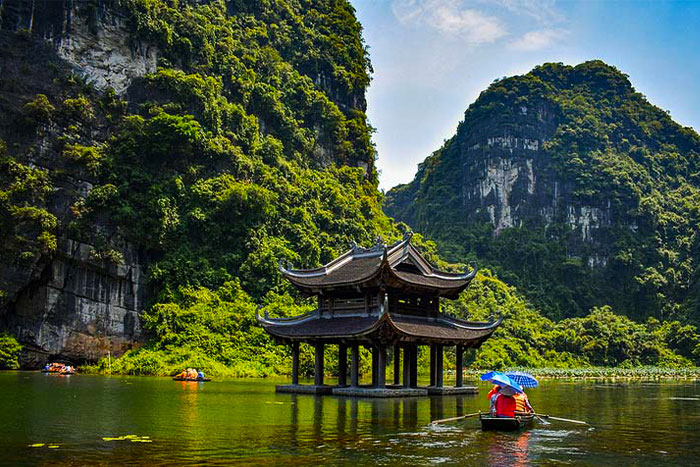 Visite du complexe paysager panoramique de Trang An