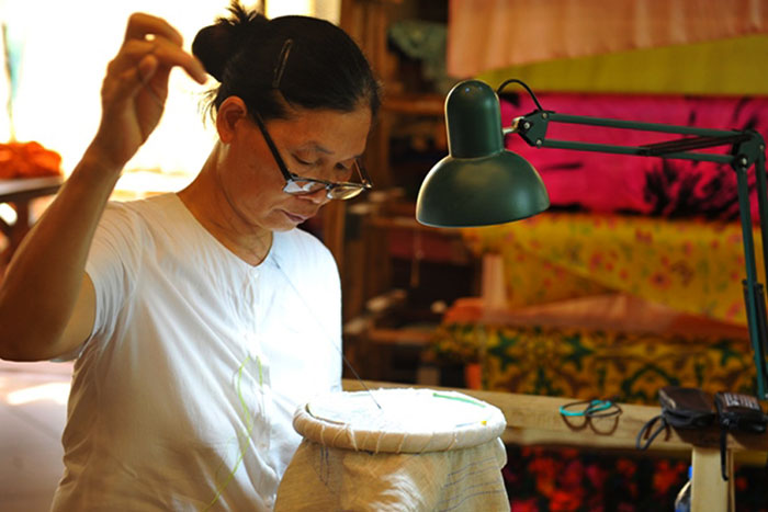  Les artisans entretiennent inlassablement la passion de l'artisanat traditionnel