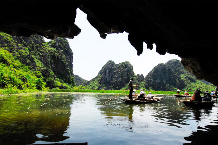 Le Système Pittoresque des Grottes de Van Long