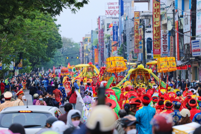 Festival du temple Hon Chen honore la d&eacute;esse-m&egrave;re Thien Y A Na &agrave; Thua Thien Hue