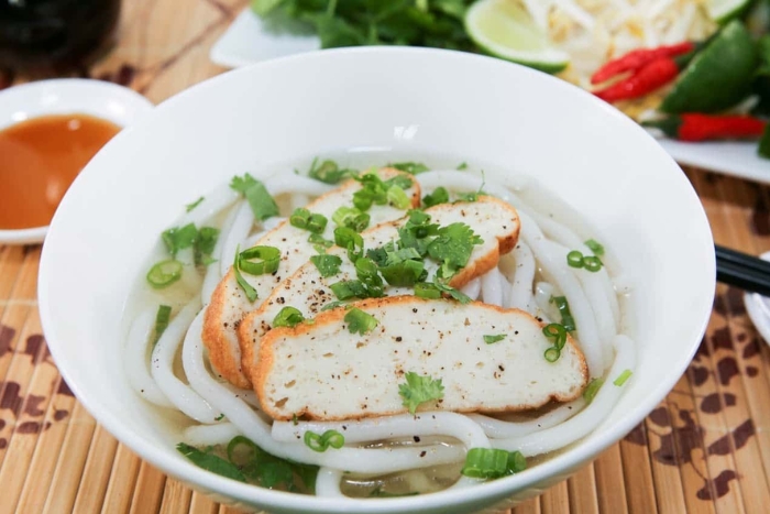 Banh canh aux galettes parmi les sp&eacute;cialit&eacute;s &agrave; Phu Quoc