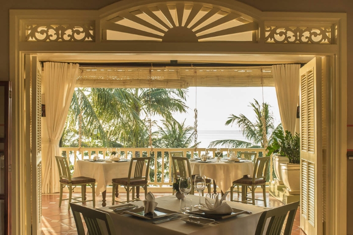Captiv&eacute; par la beaut&eacute; intemporelle de l'un des meilleurs h&ocirc;tels de luxe de Phu Quoc
