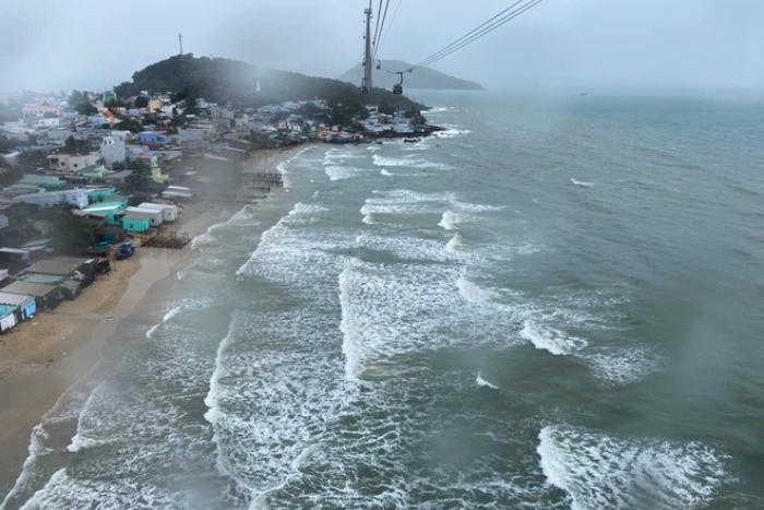 &Agrave; Phu Quoc, la pluie tombe g&eacute;n&eacute;ralement par averses passag&egrave;res et ne dure pas toute la journ&eacute;e