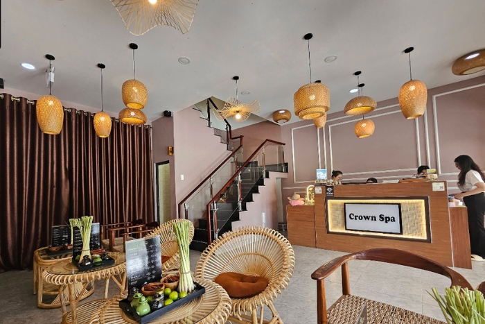 CROWN SPA & NAIL Grand World Phu Quoc