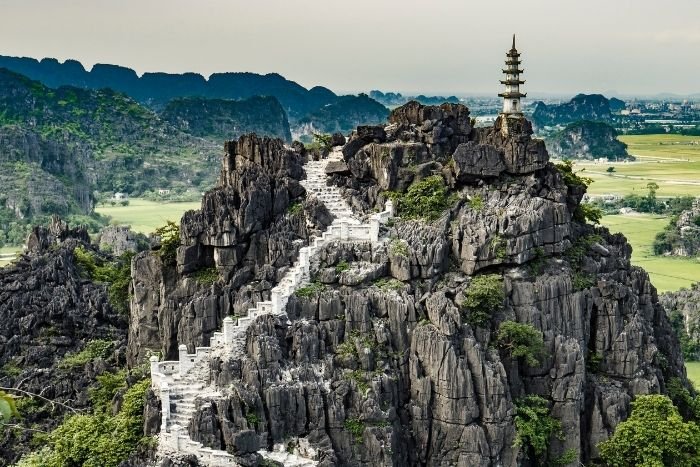 &Agrave; seulement quelques heures de Hano&iuml;, Ninh Binh s&rsquo;int&egrave;gre facilement &agrave; un premier voyage au Vietnam
