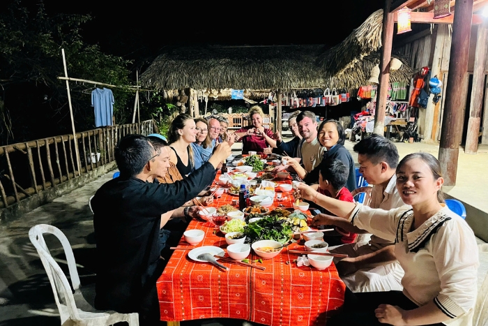 Profitez d'une soirée amusante avec les locaux