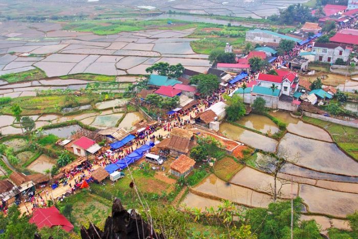 Marché de Pho Doan - Le plus grand marché de Pu Luong