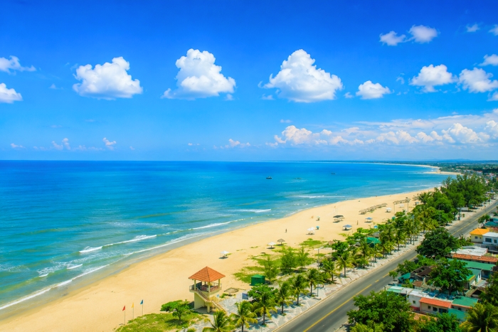 D&eacute;couverte matinale de la plage de Nhat Le &agrave; Quang Binh