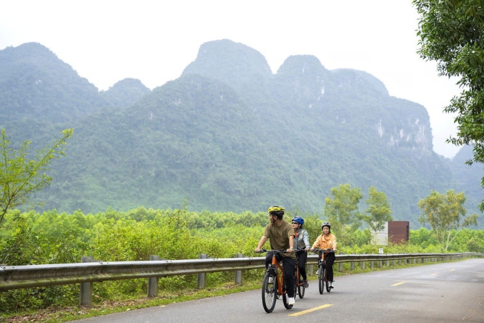 Location de vélos est une option intéressante pour découvrir lentement les paysage 