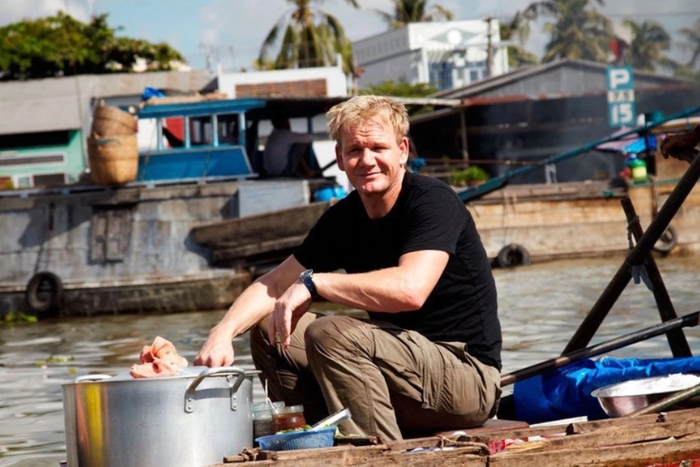 Petit-déjeuner au marché flottant de Cái Răng, delta du Mékong Vietnam