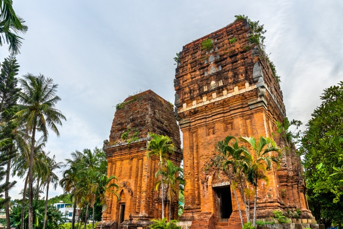 Tours Jumelles de Quy Nhon (Tháp Đôi), un incontournable dans votre voyage Quy Nhon en 2 jours en famille