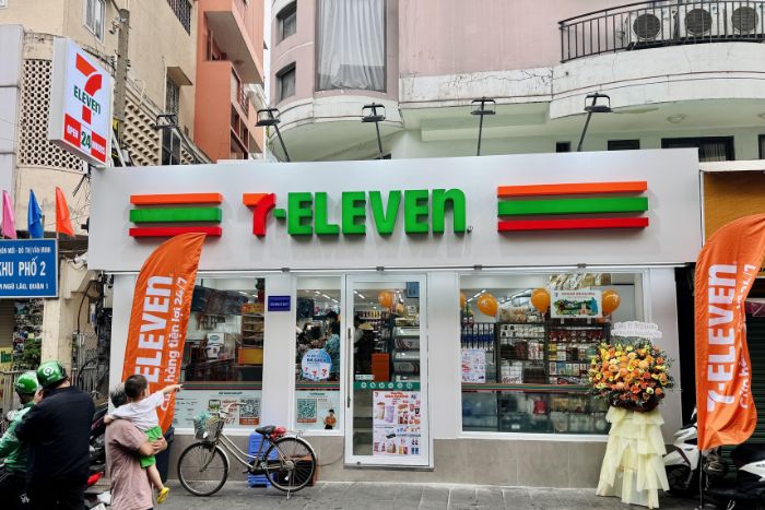 Les 7-Eleven attirent expatriés et touristes en quête de produits standards occidentaux