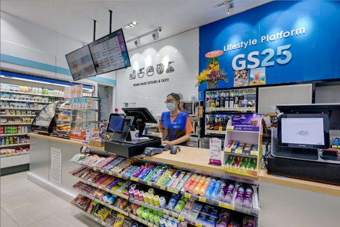 La chaîne de GS25 est récemment apparue à Hanoi