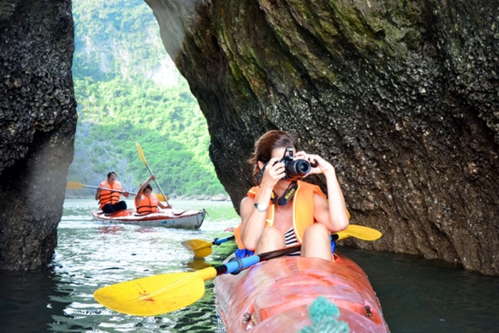 Aventure en kayak dans la baie d’Halong