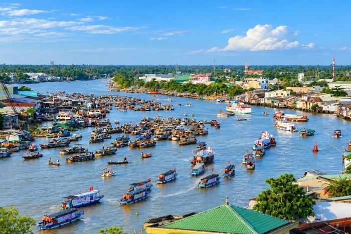 Au lever du jour sur le marché flottant de Cai Rang lors d’un Vietnam 15 jours en mars
