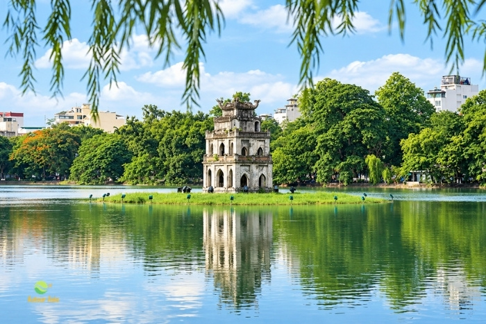 Promenade autour du lac Hoan Kiem à Hanoi, première étape de 15 jours au Vietnam en mars