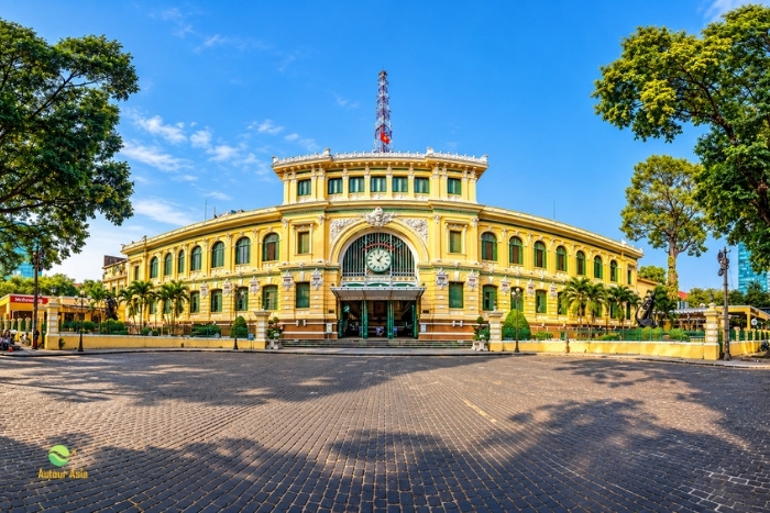 Découverte du patrimoine architectural de la Poste centrale de Saigon