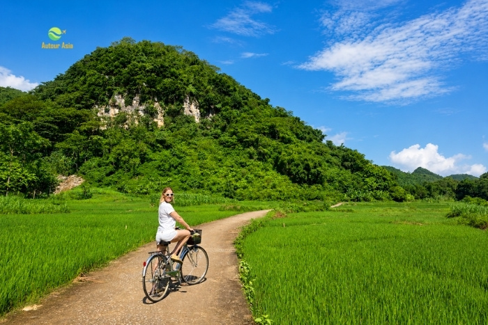 Que faire au Vietnam en 15 jours ? V&eacute;lo au c&oelig;ur des rizi&egrave;res de Mai Chau