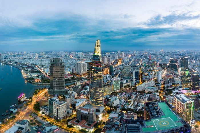 Il est facile de trouver des ATMs dans les grandes villes du Vietnam (photo : Ho Chi Minh Ville)