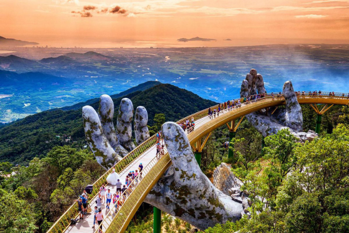 Pont d'or à Da Nang - un site emblématique du Vietnam à visiter en janvier