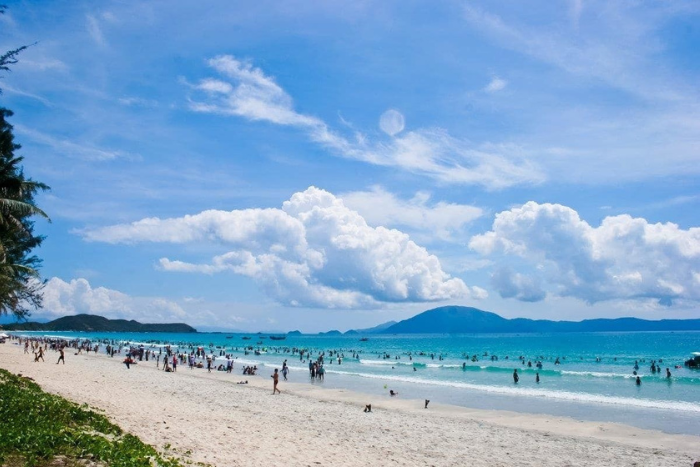 Si vous êtes passionné par les paysages côtiers, visitez la plage de My Khe, au centre du Vietnam – l'une des plus belles plages d'Asie