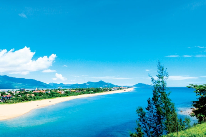 La plage à Lang Co - une des plus belle plages au vietnam