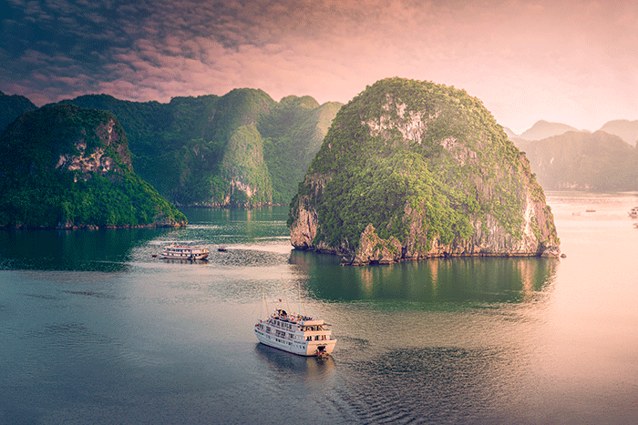 Baie d'Halong - l'un des sites à visiter au Vietnam en novembre