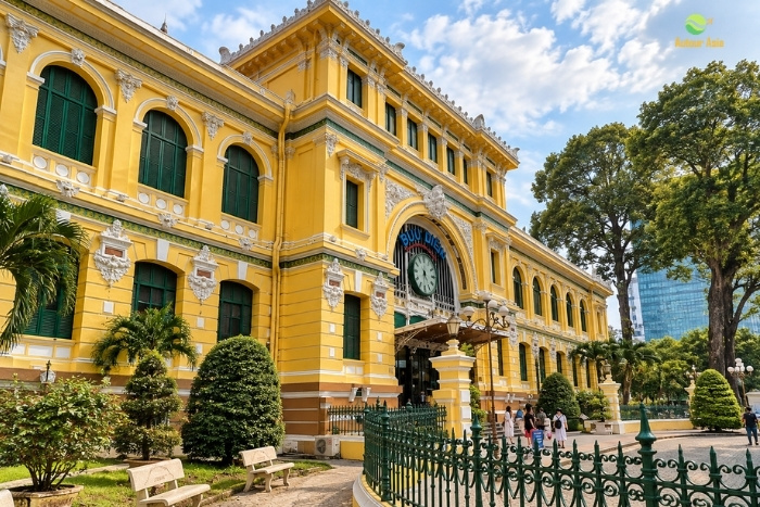 Plong&eacute;e dans la vie tr&eacute;pidante de Ho Chi Minh Ville pendant un circuit Vietnam avec enfants