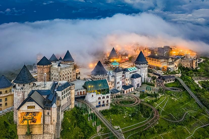 Visiter le village français Ba Na Hills à Da Nang en avril