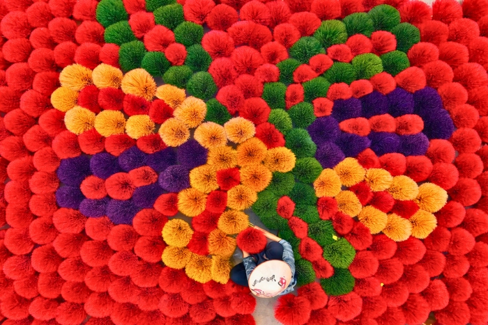 D&eacute;couverte du village artisanal de Quang Phu Cau et de ses b&acirc;tonnets d&rsquo;encens