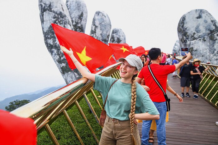 Le célèbre pont à main de Da Nang