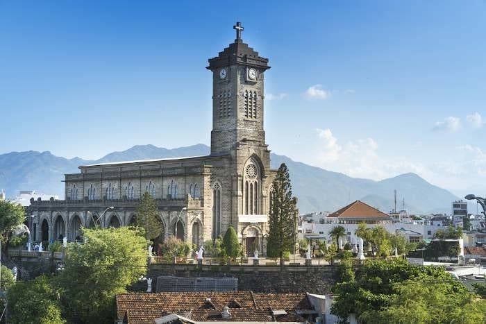 Une visite à l'église est un must