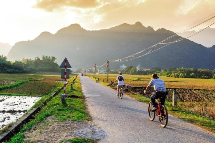 À la découverte de la beauté naturelle de Mai Chau à vélo