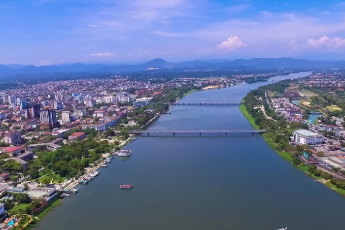 Hue, ville de la beauté romantique